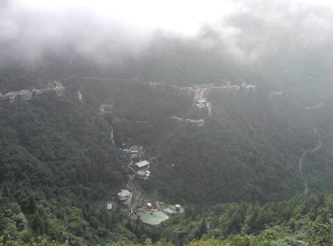 Mussoorie_View_from_top_of_the_hill