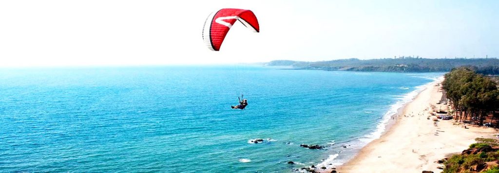 arambol-beach-paragliding-goa